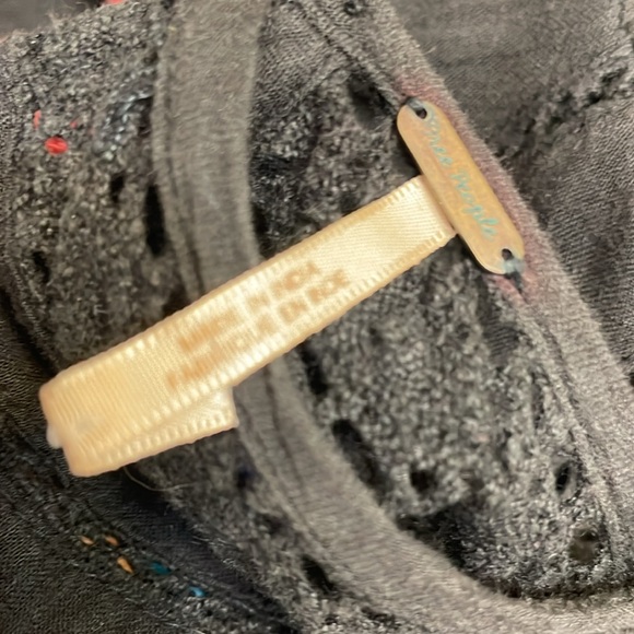 Floral Embroidered Black Top - Picture 4 of 5